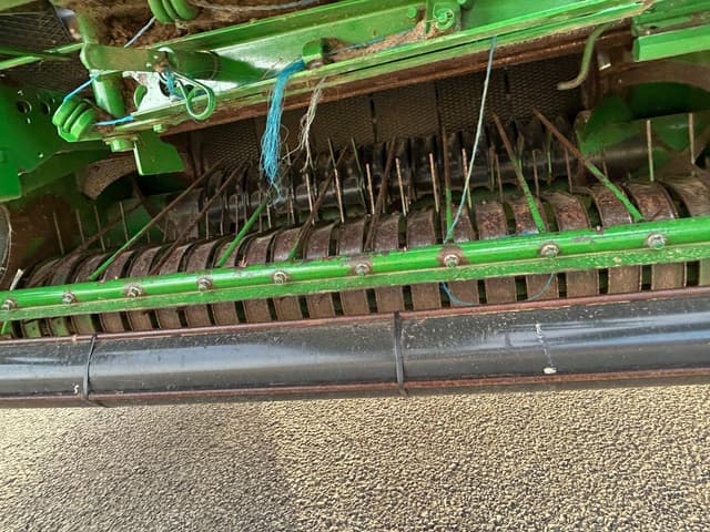 Image of John Deere 458 MegaWide Plus equipment image 4