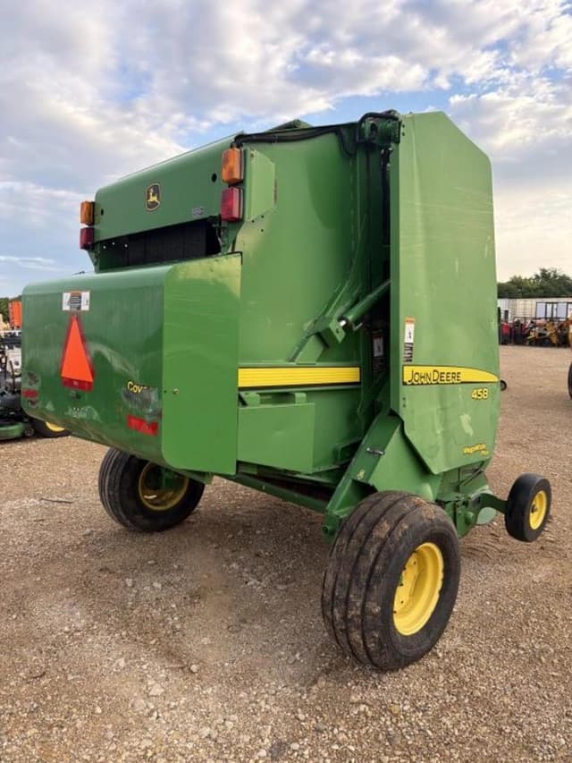 Image of John Deere 458 equipment image 4