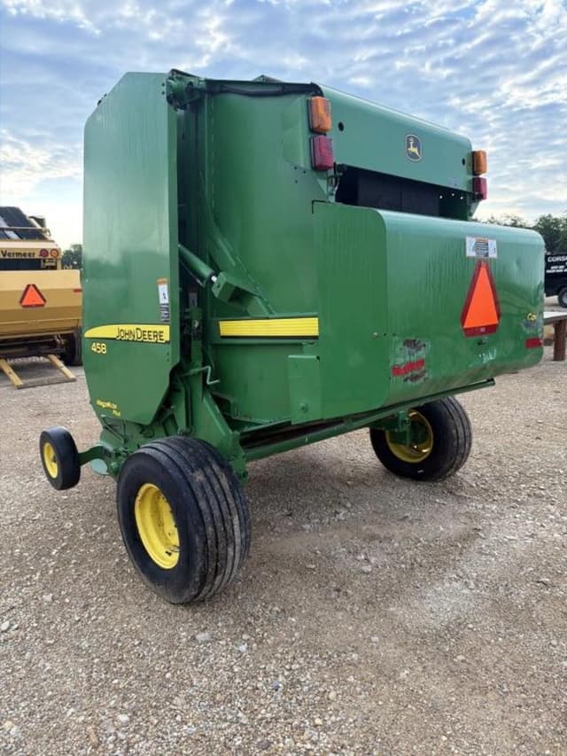 Image of John Deere 458 equipment image 2