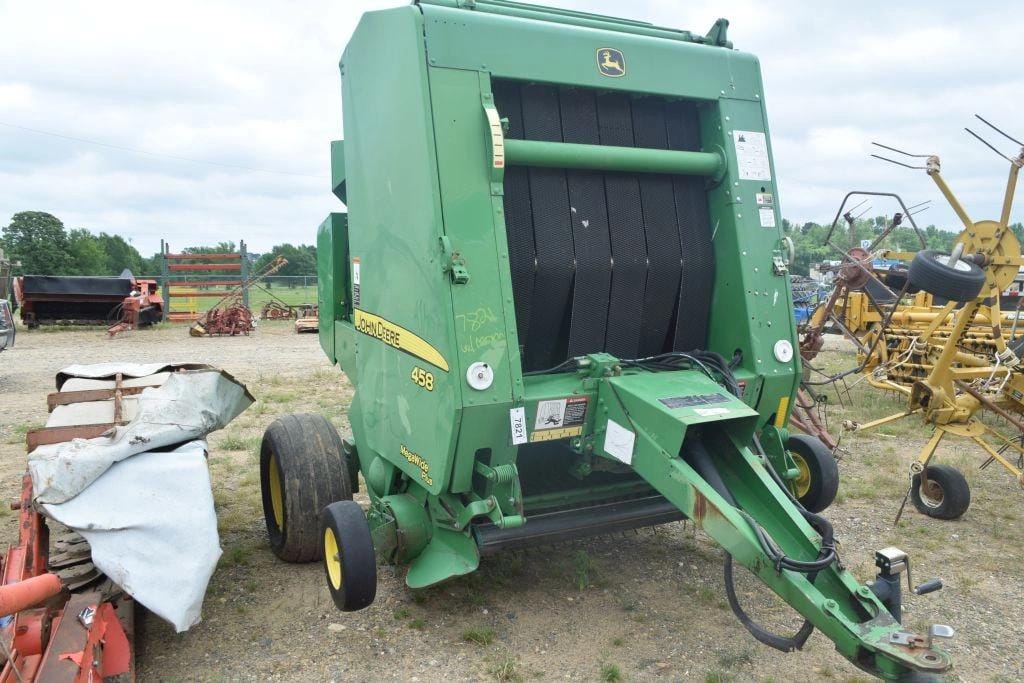 John Deere 458 Equipment Image0