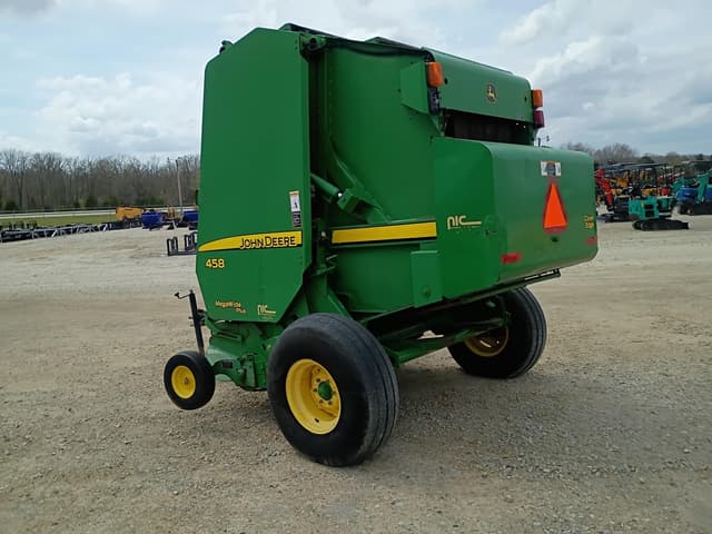 Image of John Deere 458 equipment image 2