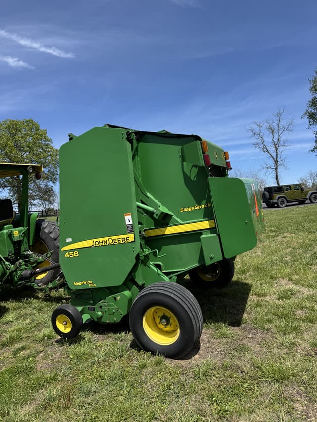 Image of John Deere 458 Silage Special equipment image 1