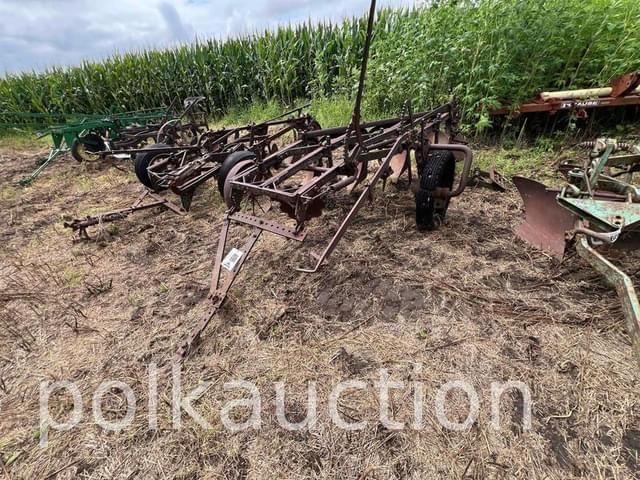 Image of John Deere 458 equipment image 1