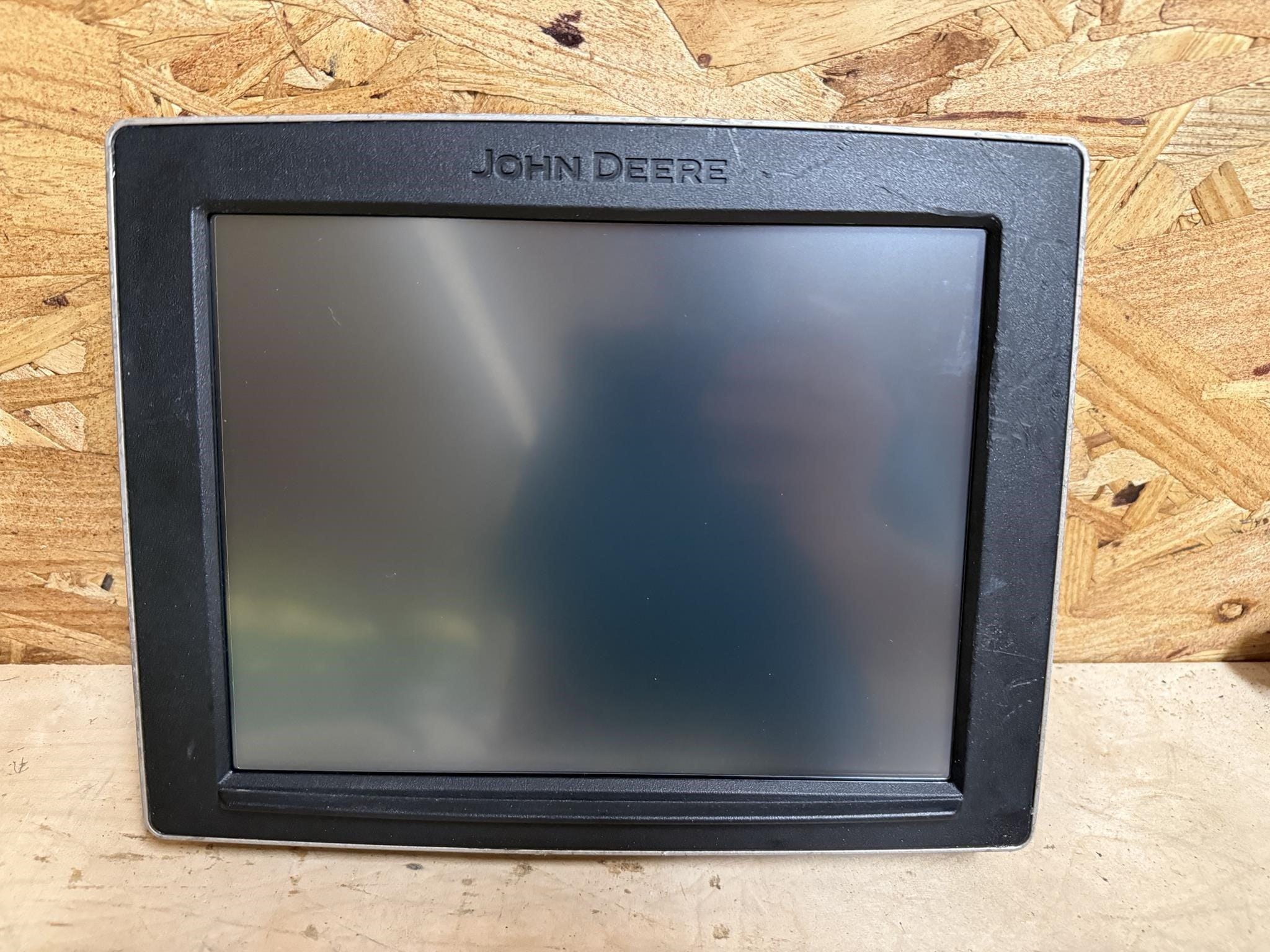 John Deere 4600 CommandCenter Equipment Image0