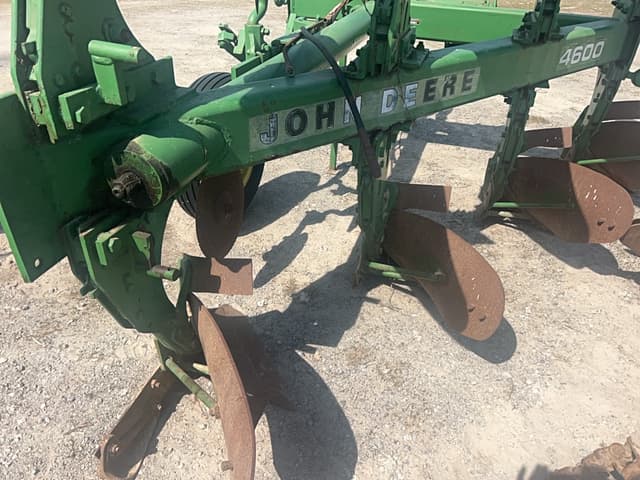 Image of John Deere 4600 equipment image 3