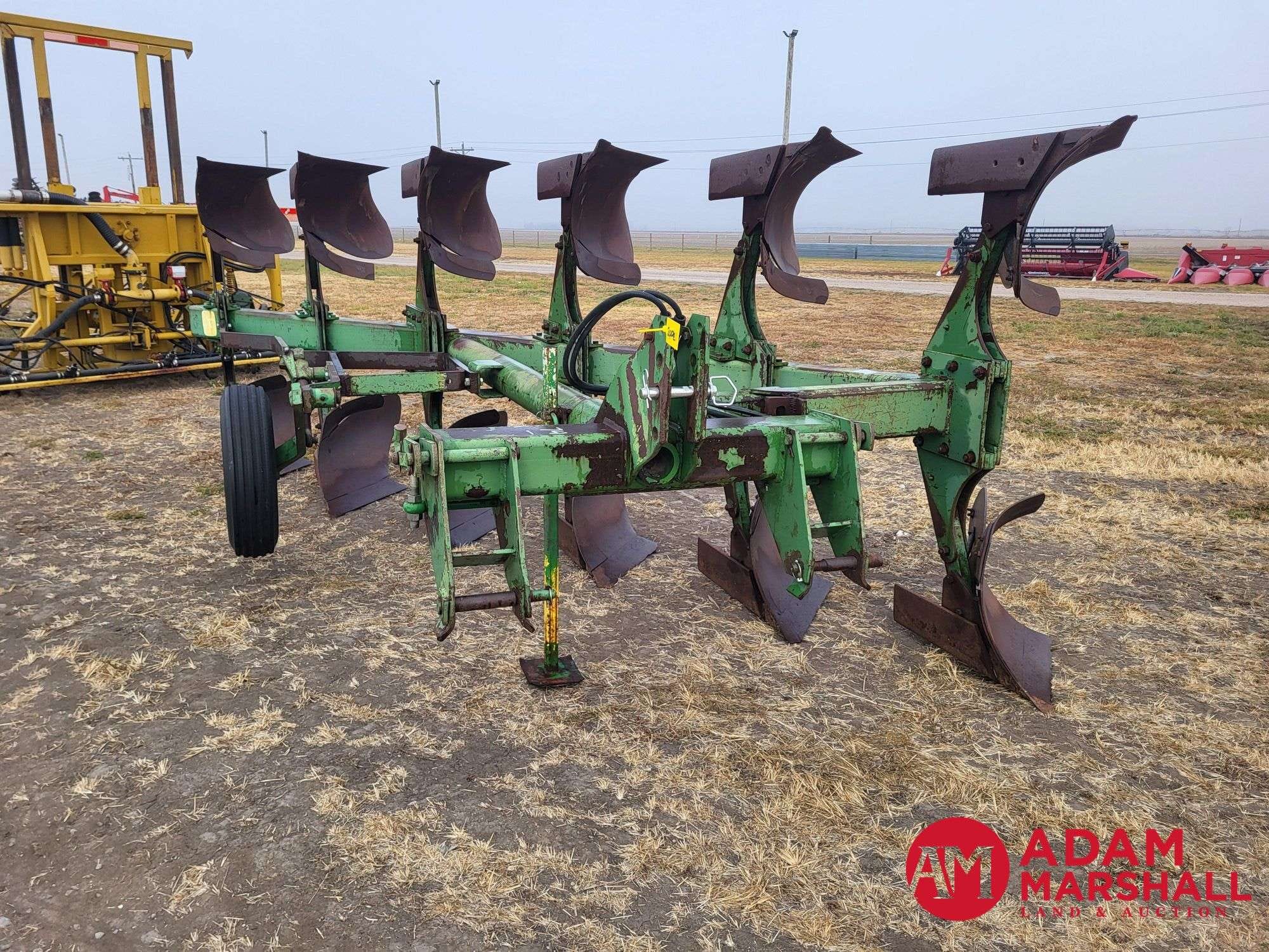 John Deere 4600 Equipment Image0