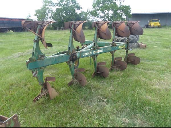 Image of John Deere 4600 equipment image 4