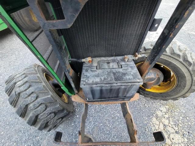 Image of John Deere 4600 equipment image 4