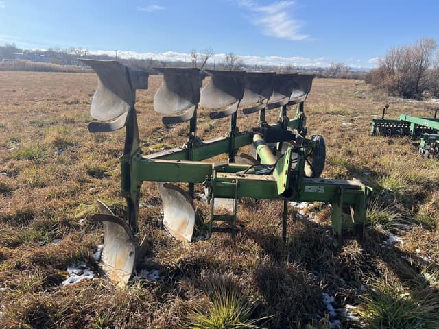 Image of John Deere 4600 equipment image 1