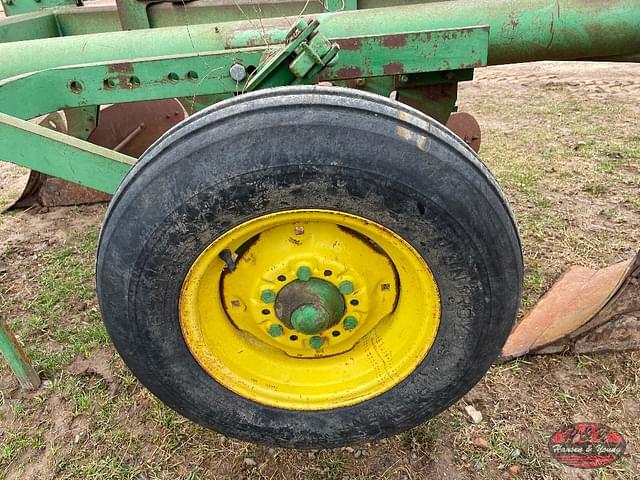 Image of John Deere 4600 equipment image 3