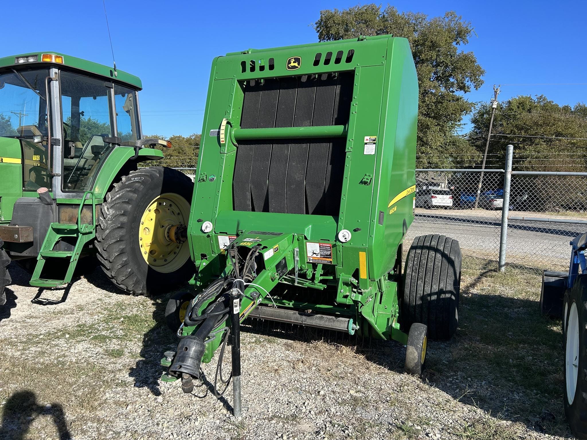 John Deere 460M Equipment Image0