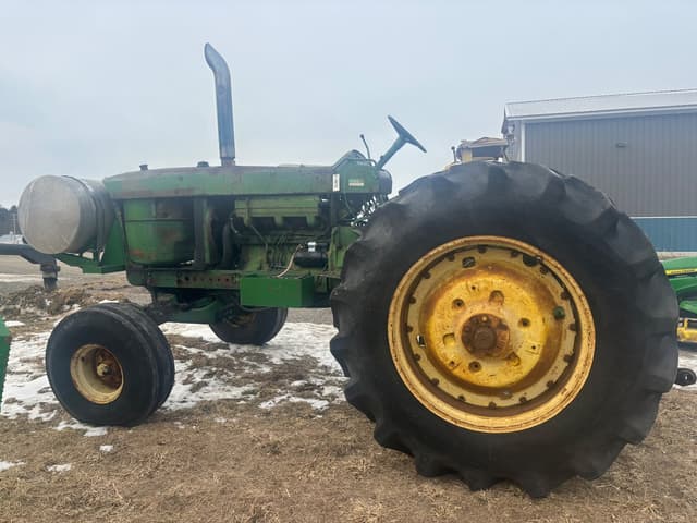 Image of John Deere 4620 equipment image 1