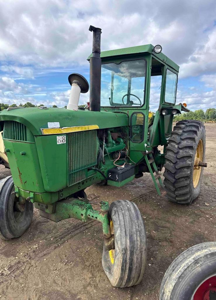 Image of John Deere 4620 Primary image