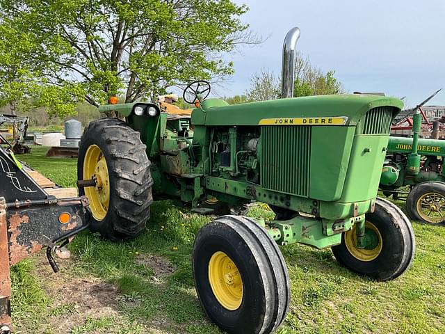 Image of John Deere 4620 equipment image 2
