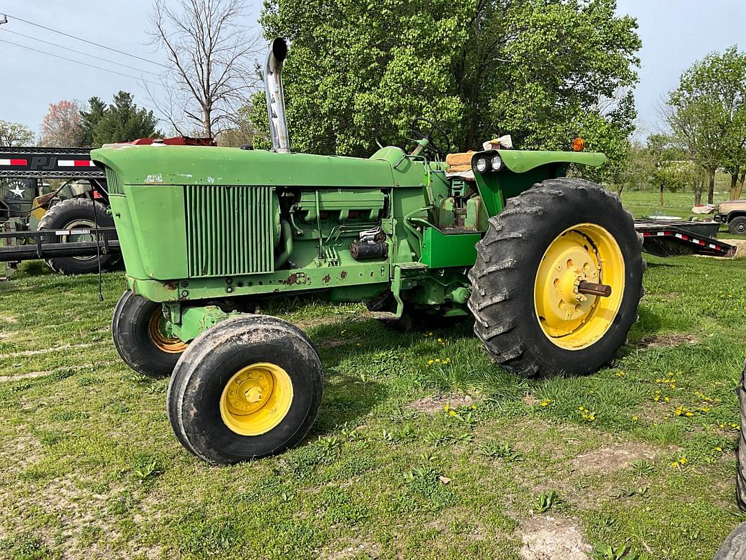 Image of John Deere 4620 Primary image