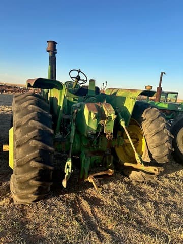 Image of John Deere 4620 Image 1