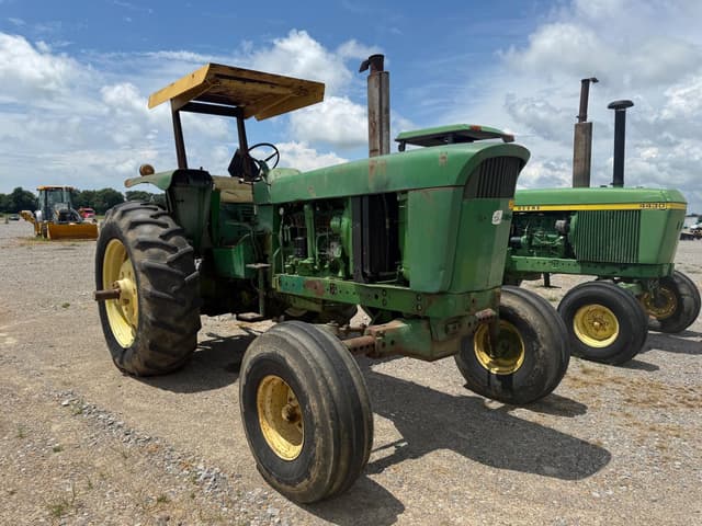 Image of John Deere 4620 equipment image 1