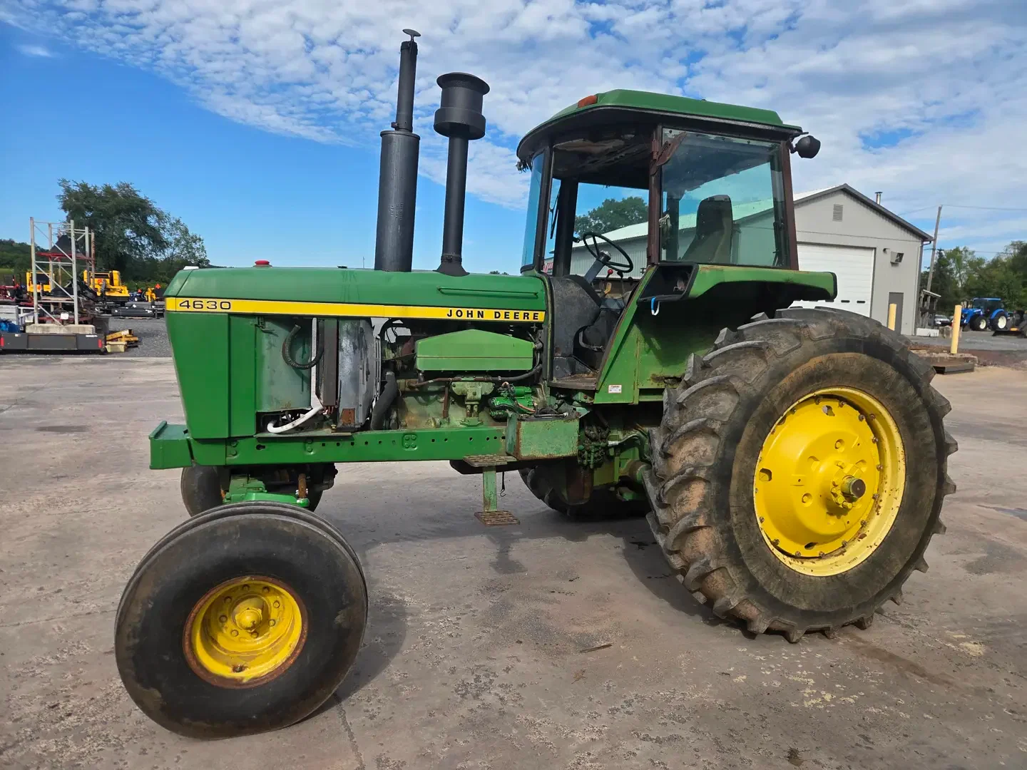 John Deere 4630 Equipment Image0