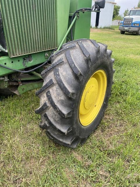 Image of John Deere 4630 equipment image 2