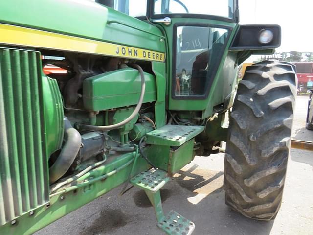 Image of John Deere 4630 equipment image 2