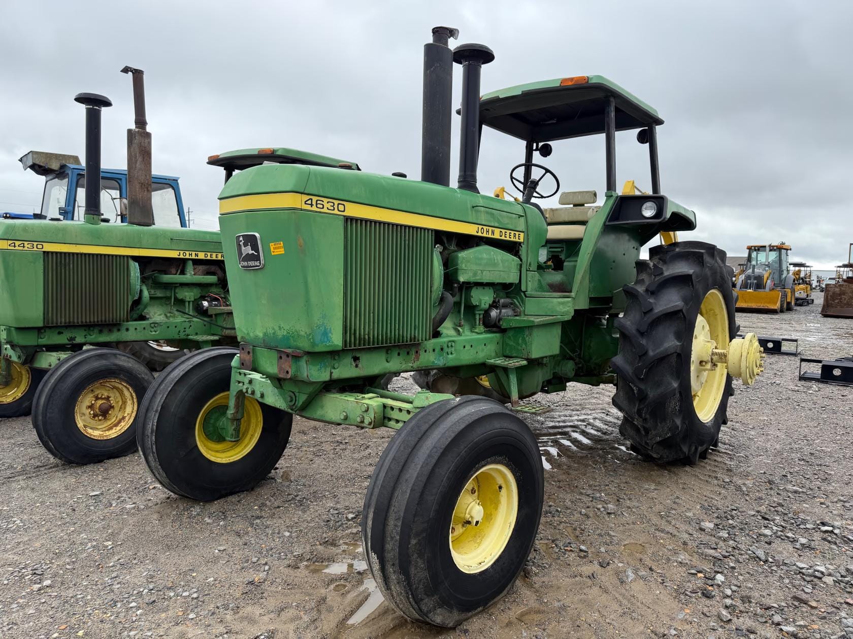 John Deere 4630 Equipment Image0