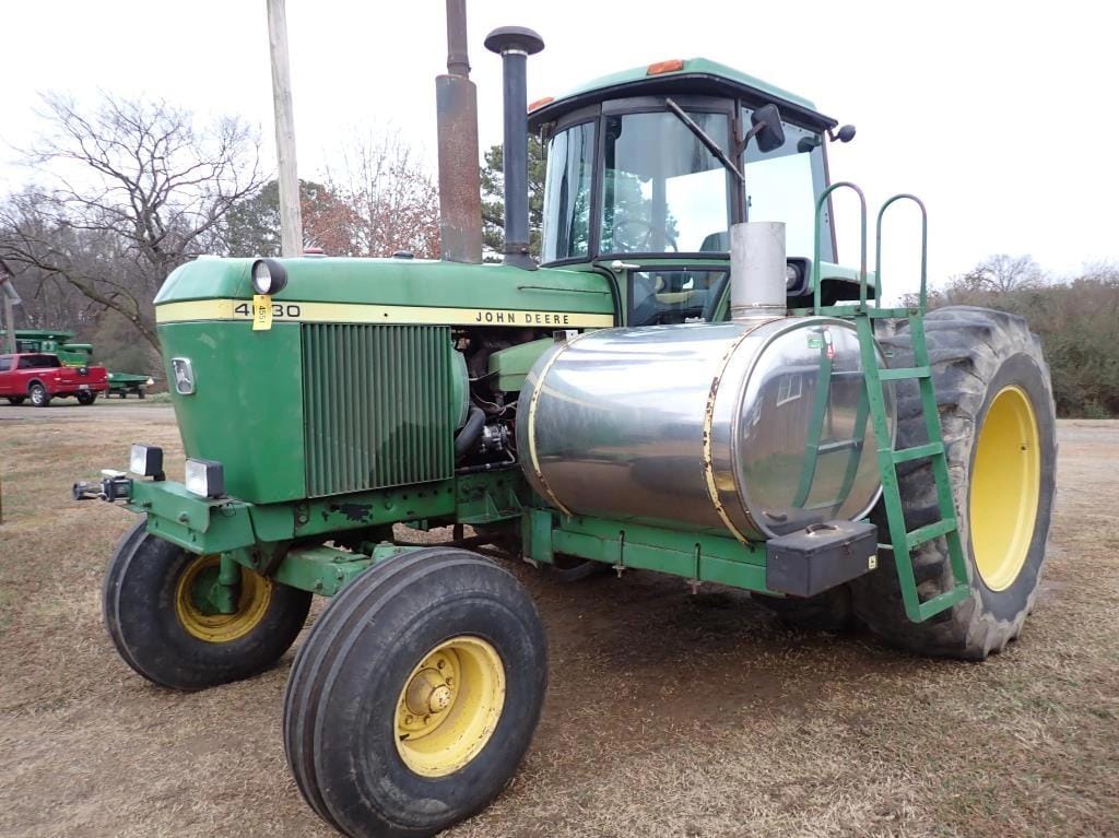 John Deere 4630 Equipment Image0