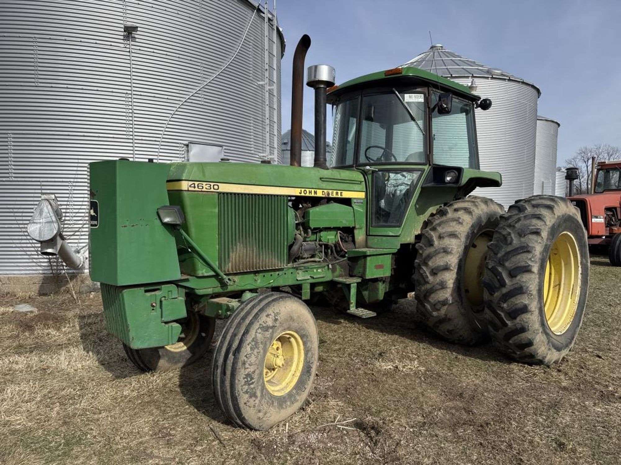 John Deere 4630 Equipment Image0