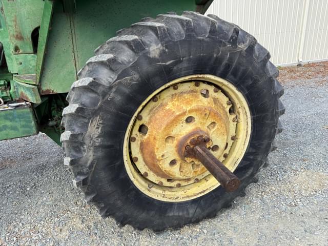 Image of John Deere 4630 equipment image 1