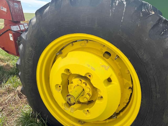 Image of John Deere 4630 equipment image 3