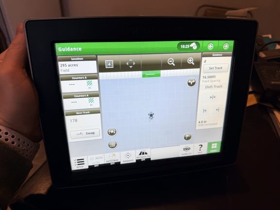 John Deere 4640 Equipment Image0