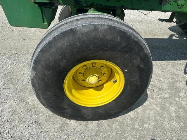 Image of John Deere 4640 equipment image 1