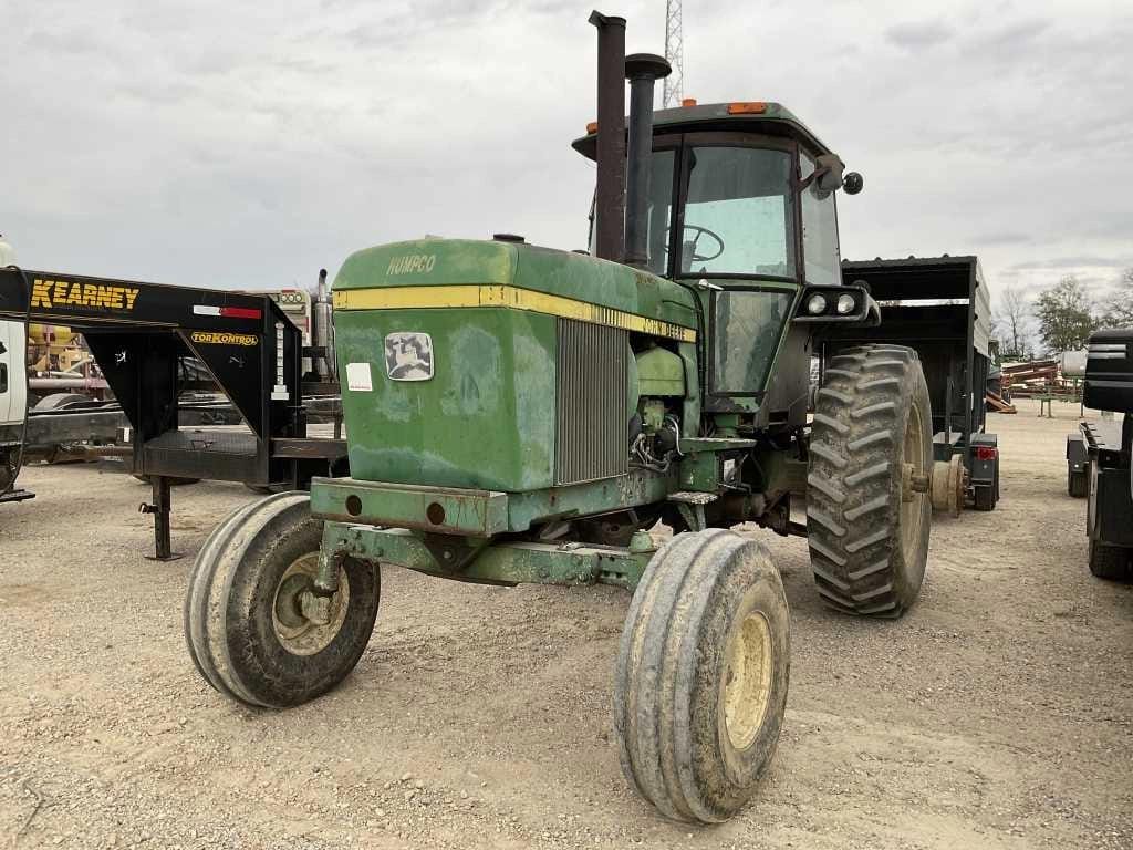 John Deere 4640 Equipment Image0