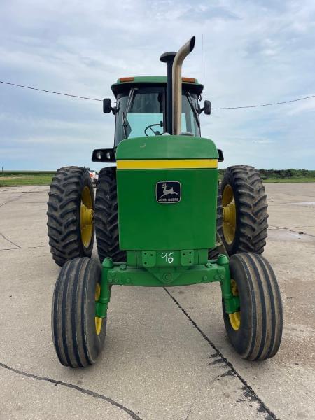Image of John Deere 4640 equipment image 1