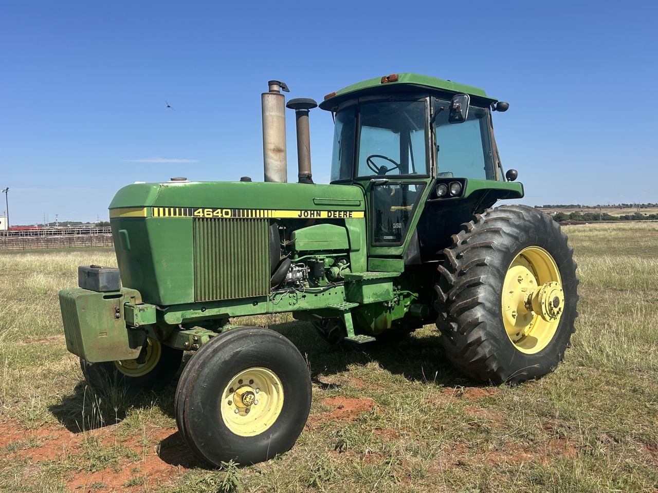 John Deere 4640 Equipment Image0
