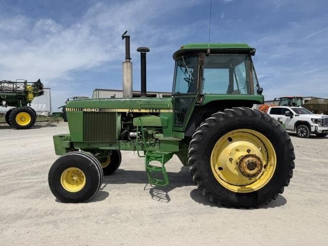 Image of John Deere 4640 equipment image 1