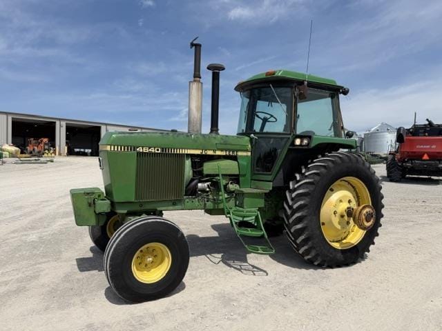 John Deere 4640 Equipment Image0