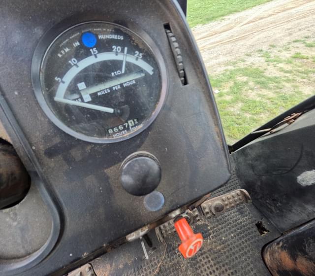 Image of John Deere 4640 equipment image 4