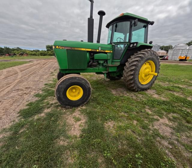 Image of John Deere 4640 equipment image 2