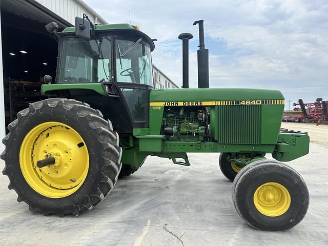 Image of John Deere 4640 equipment image 1
