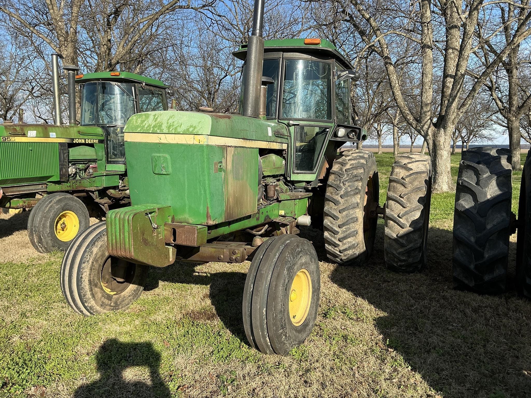 John Deere 4640 Equipment Image0