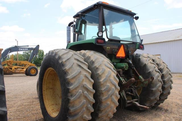 Image of John Deere 4640 equipment image 1