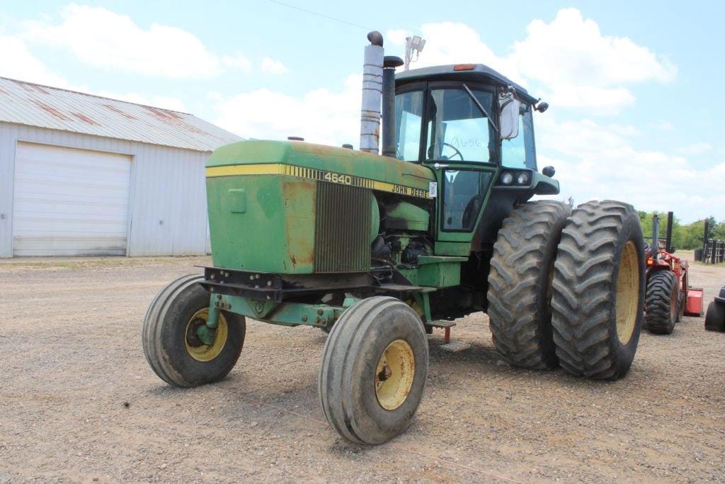 John Deere 4640 Equipment Image0