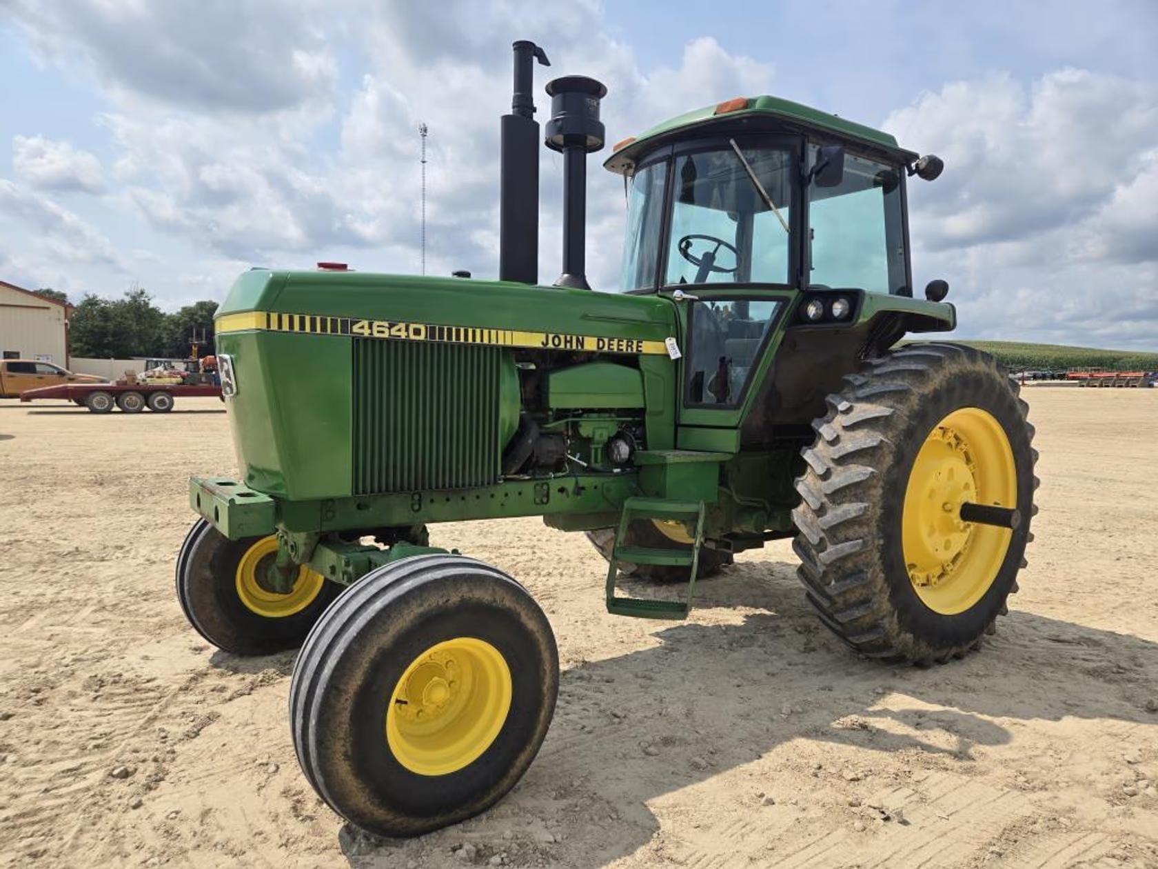 John Deere 4640 Equipment Image0