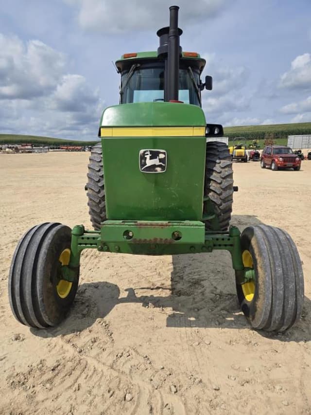 Image of John Deere 4640 equipment image 1