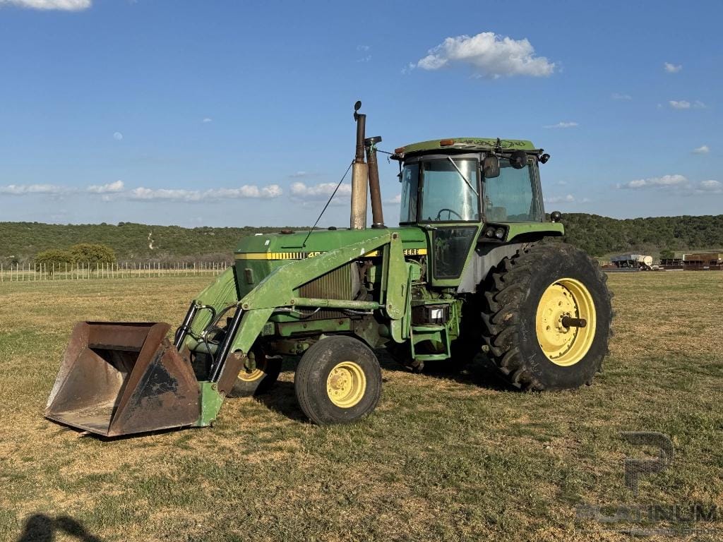 John Deere 4640 Equipment Image0