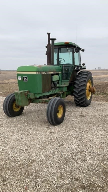 John Deere 4640 Equipment Image0