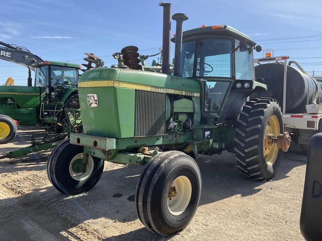 John Deere 4640 Equipment Image0