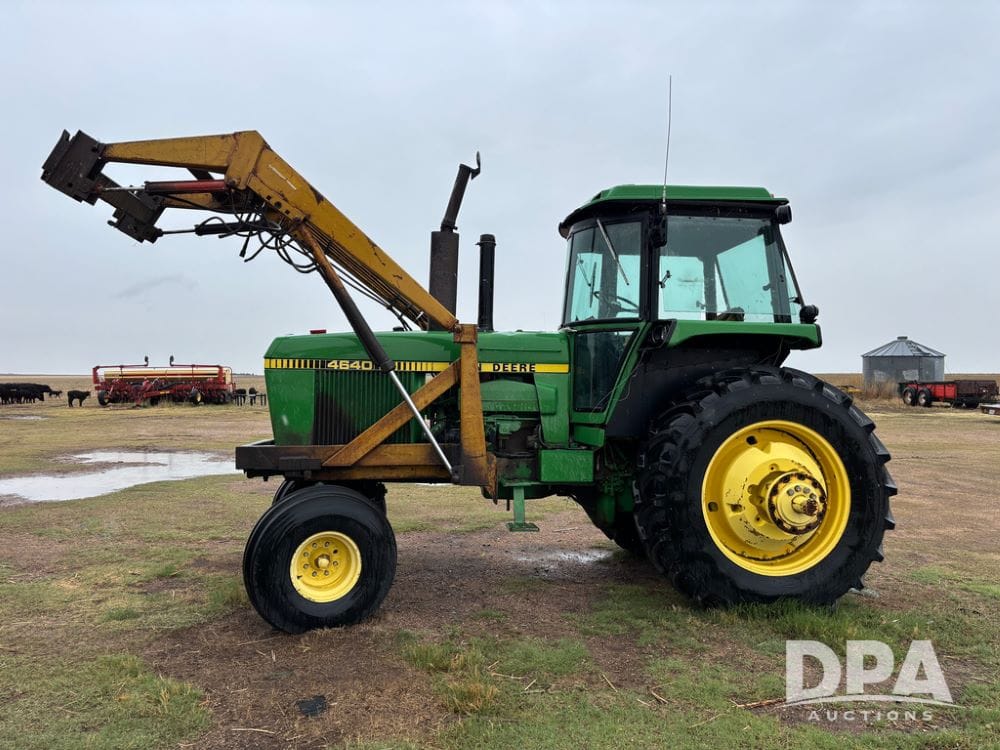 John Deere 4640 Equipment Image0