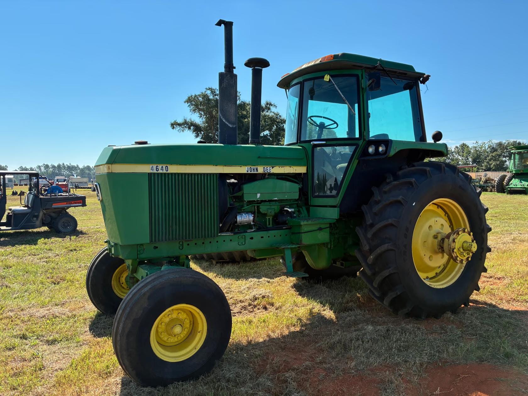 John Deere 4640 Equipment Image0