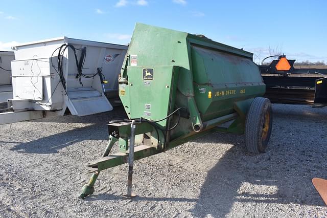 Image of John Deere 465 equipment image 1